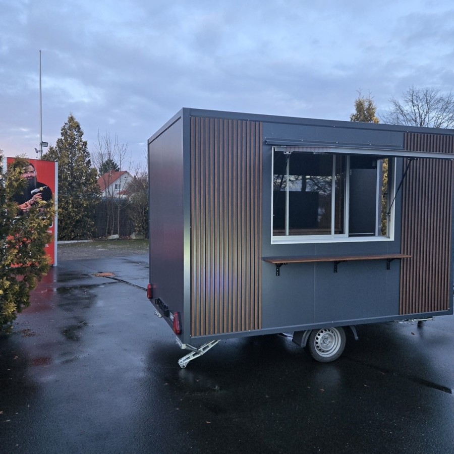Verkaufsanhaenger-Foodtrailer-1350-3.45x1.96x2.19m-Thermo-Sandwichpanele-mit-Einbaumoebel-Abzughaube-E-Anschluss-2