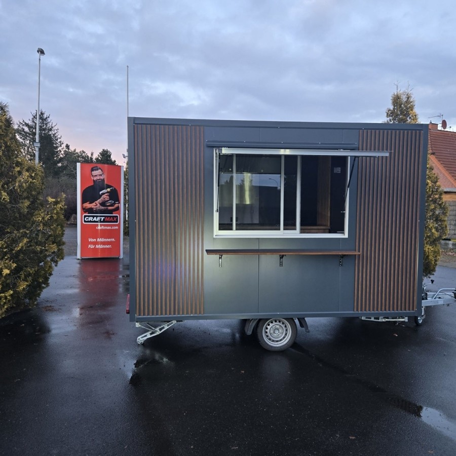 Verkaufsanhaenger-Foodtrailer-1350-3.45x1.96x2.19m-Thermo-Sandwichpanele-mit-Einbaumoebel-Abzughaube-E-Anschluss-1