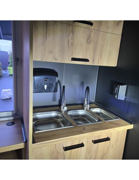 Verkaufsanhaenger-Foodtrailer-1350-3.45x1.96x2.19m-Thermo-Sandwichpanele-mit-Einbaumoebel-Abzughaube-E-Anschluss-15