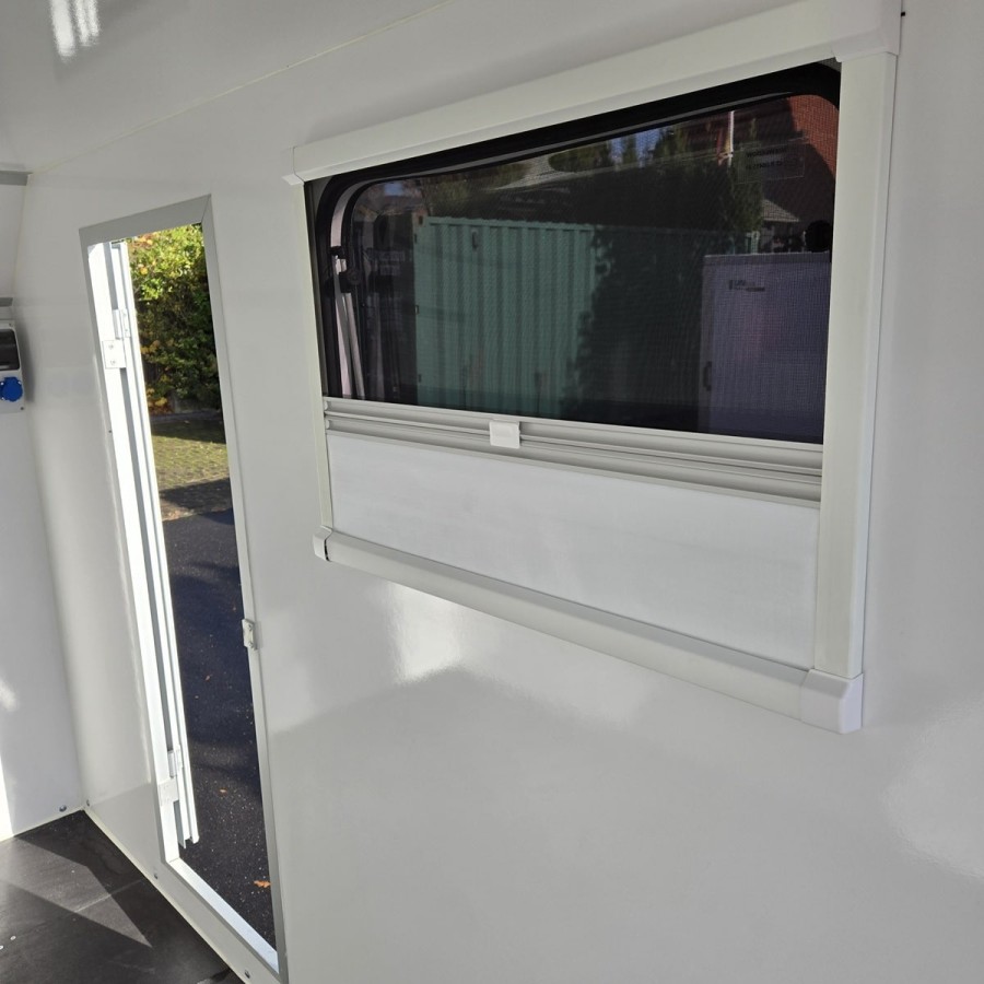 CRAFTMAX®-MotoCamp®-1300-Thermo-Koffer-mit-Laderampe-Tuer-2-Fenster-Sandwichplatten-3.60x1.50x1.80m-100kmh-15