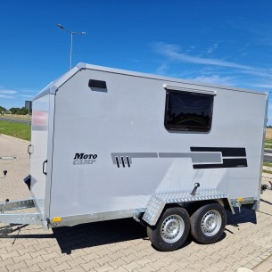 1300-Tandem-Thermo-Koffer-mit-Laderampe-Tuer-2-Fenster-Sandwichplatten-3.60x1.50x1.80m-100kmh