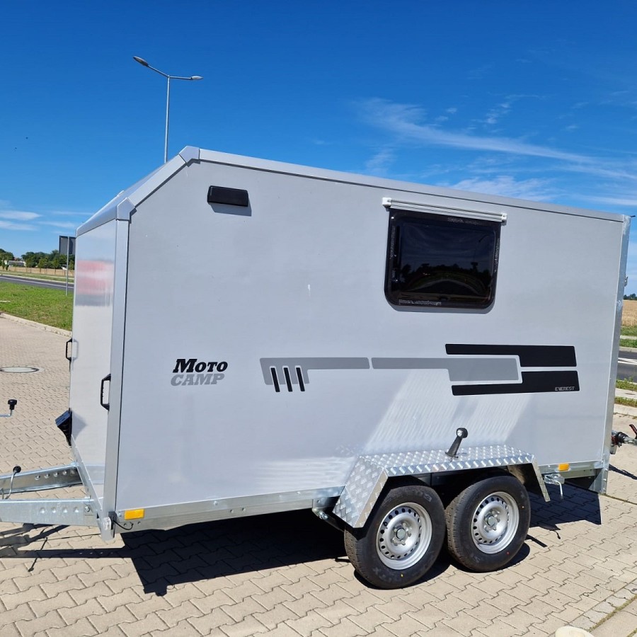 1300-Tandem-Thermo-Koffer-mit-Laderampe-Tuer-2-Fenster-Sandwichplatten-3.60x1.50x1.80m-100kmh