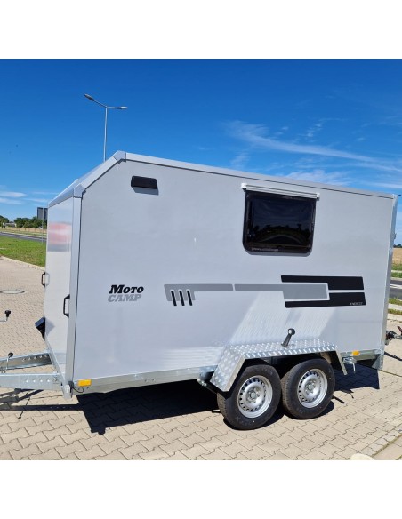 1300-Tandem-Thermo-Koffer-mit-Laderampe-Tuer-2-Fenster-Sandwichplatten-3.60x1.50x1.80m-100kmh