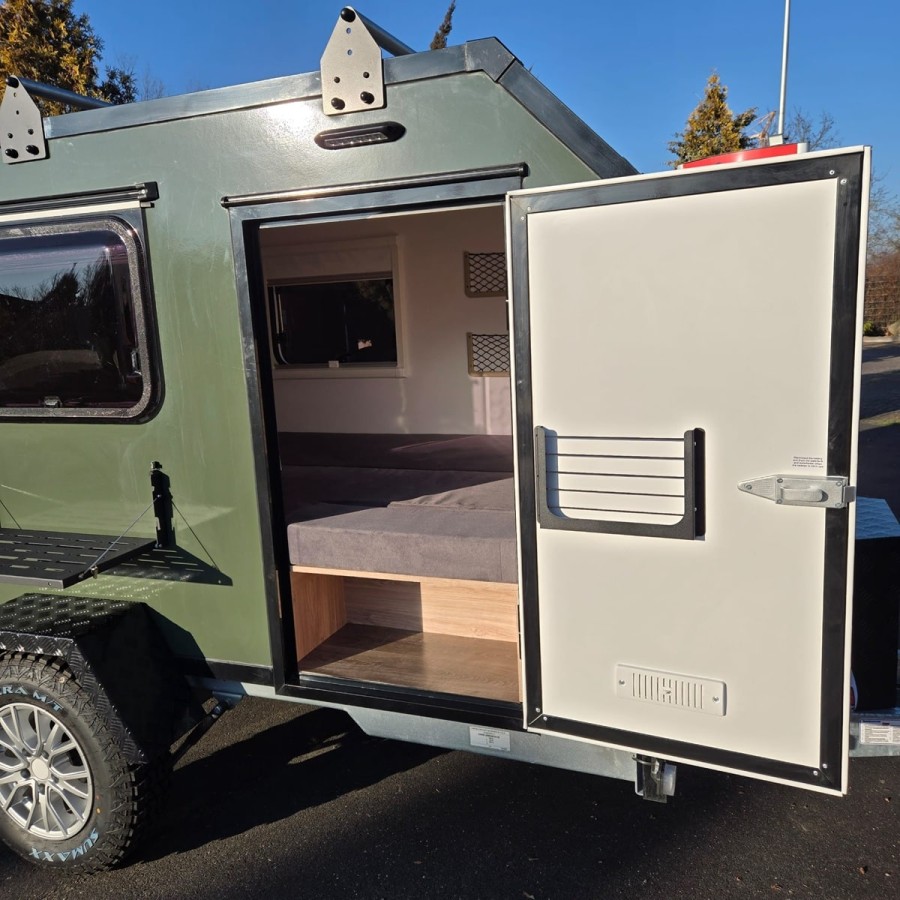 CRAFTMAX®-BLACK-BROTHER-1000-Extreme-OffRoad-Mini-Caravan-2.80x1.47x1.40m-vollausgestattet-13