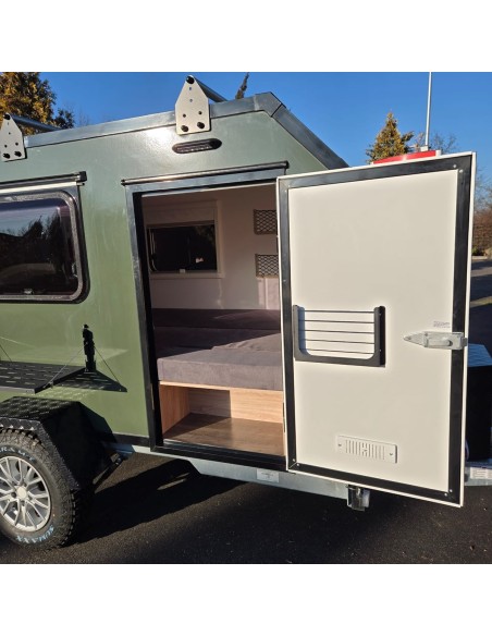 CRAFTMAX®-BLACK-BROTHER-1000-Extreme-OffRoad-Mini-Caravan-2.80x1.47x1.40m-vollausgestattet-13