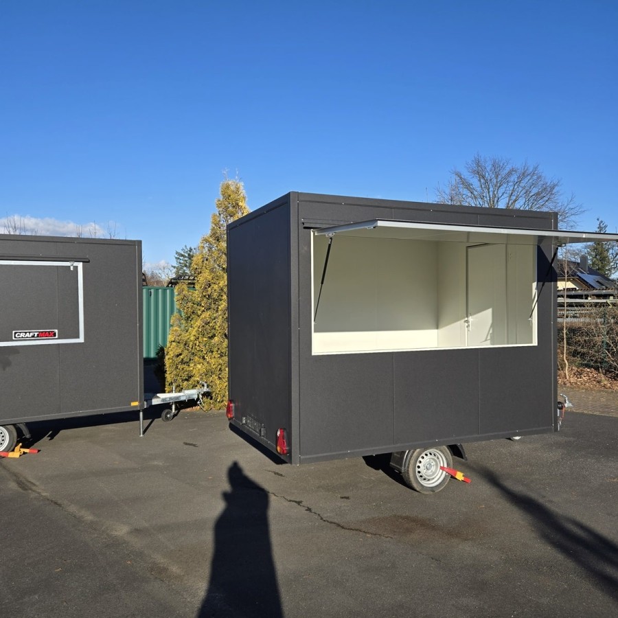 Verkaufsanhaenger1350kg-gebremst-3.95x1.99x2.18m-Thermo-Sandwichpanele-mit-grosser-Verkaufsklappe-Stuetzen-6