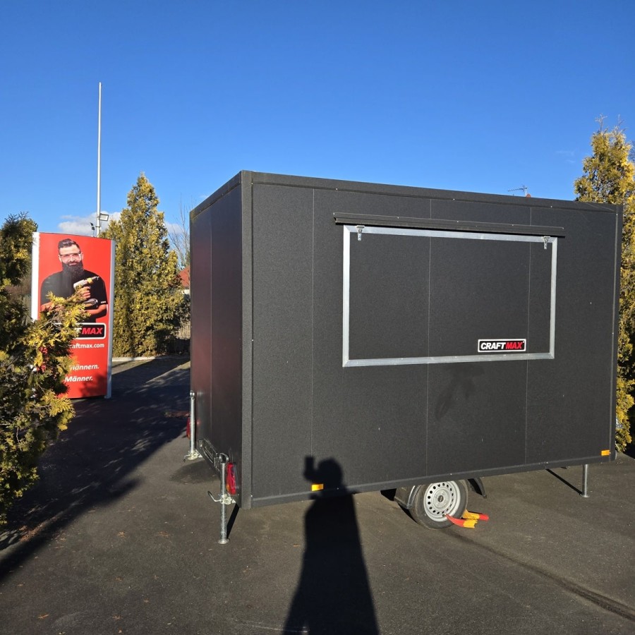 Verkaufsanhaenger1350kg-gebremst-3.95x1.99x2.18m-Thermo-Sandwichpanele-mit-grosser-Verkaufsklappe-Stuetzen-4