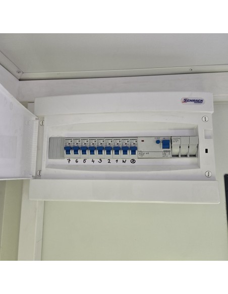 Verkaufsanhaenger-1500-Tandem-4.00x2.00x2.20m-Thermo-Sandwichpanele-mit-Dunstabzug-Waschtisch-Elektropaket-230480V-100kmh-7