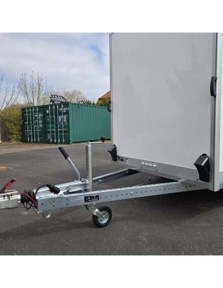 STEMA-STPK-O2-13-25-15.1.P18.1-Kofferanhaenger-mit-Rampe-1300kg-gebremst-2.55×1.57×1-4