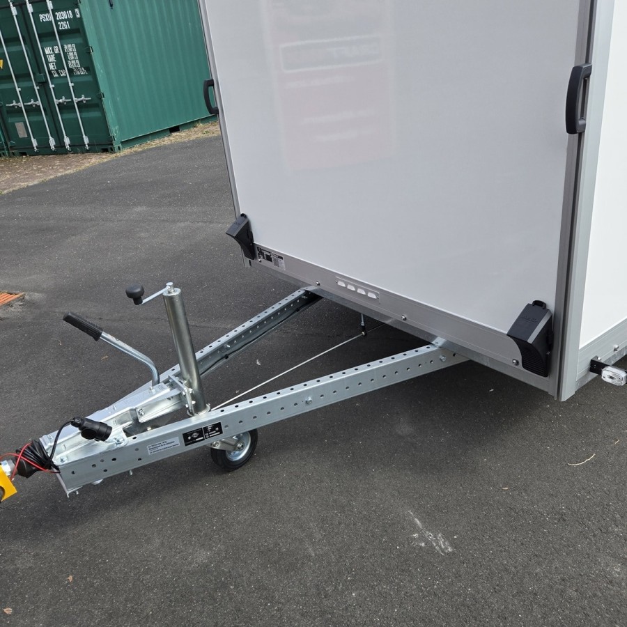 STEMA-STPK-O2-13-25-18.1.P18.1-Kofferanhaenger-mit-Rampe-1300kg-gebremst-2.55×1.87×1-6