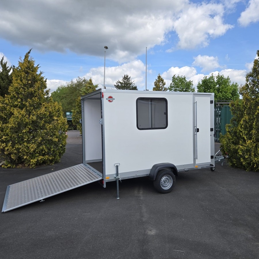STEMA-STPK-O2-15-30-18.1.P18.1-Kofferanhaenger-Fenster-Tuer-Rampe-1500kg-3.05×1.87×1-1