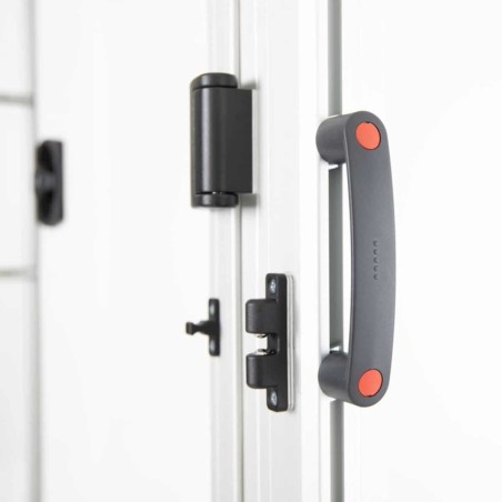 STEMA®-STPK-O2-15-30-18.1.P15.1-Kofferanhaenger-mit-Fenster-Tuer-und-Rampe-1500kg-gebremst-3.05×1.87x1-2