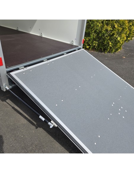 UNSINN-UKU-251415-7-13-Kofferanhaenger-Unique-Panelen-Heckklappe-Auffahrrampe-4