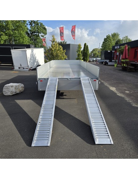 CRAFTMAX-3500-ALU-Pritschenhochlader-Siebdruckplatte-mit-Aluminium-Riffelblech-Auffahrrampenpaket-mit-2