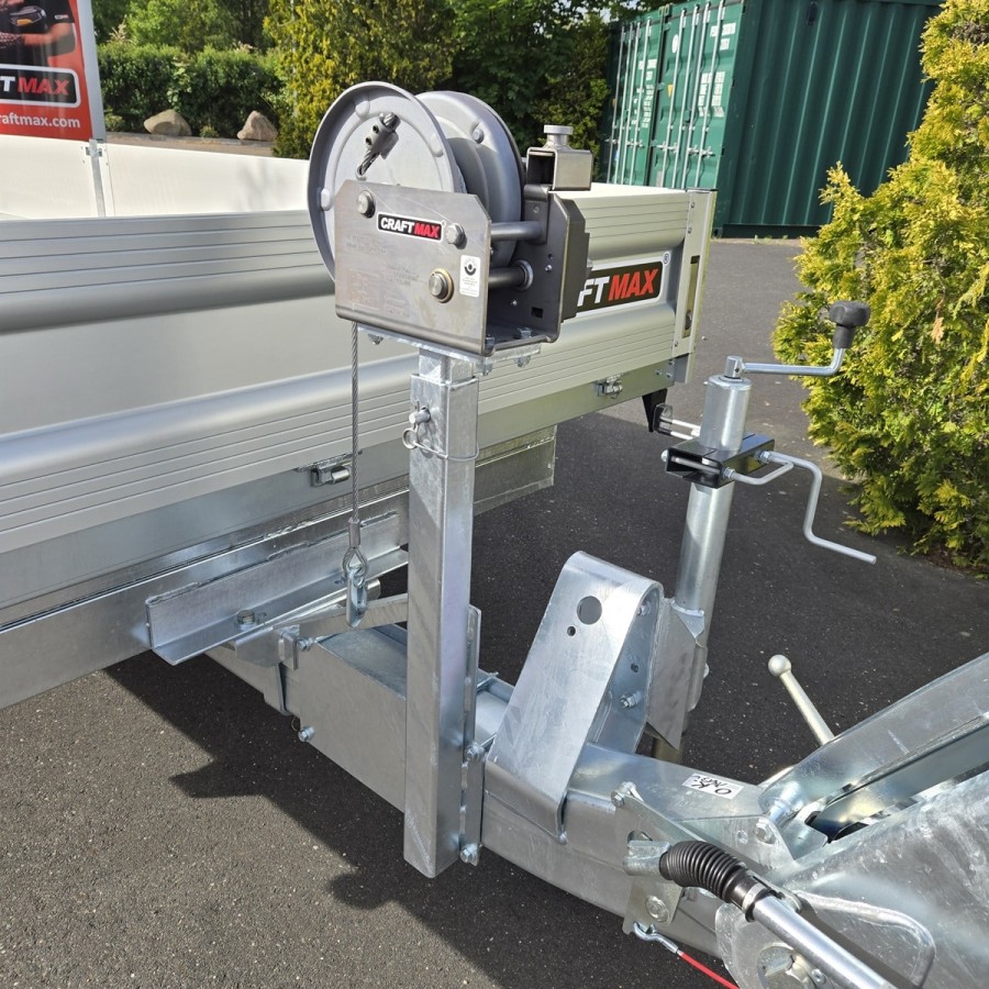 CRAFTMAX-3500-ALU-Pritschenhochlader-Siebdruckplatte-mit-Aluminium-Riffelblech-Auffahrrampenpaket-mit-10