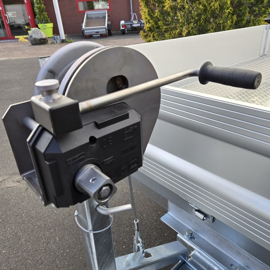 CRAFTMAX-3500-ALU-Pritschenhochlader-Siebdruckplatte-mit-Aluminium-Riffelblech-Auffahrrampenpaket-mit-12
