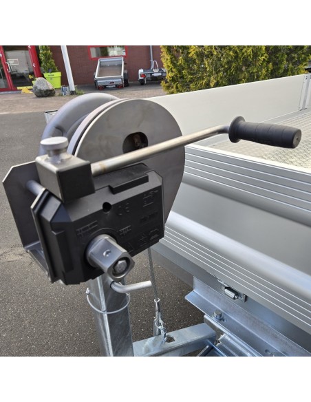 CRAFTMAX-3500-ALU-Pritschenhochlader-Siebdruckplatte-mit-Aluminium-Riffelblech-Auffahrrampenpaket-mit-12