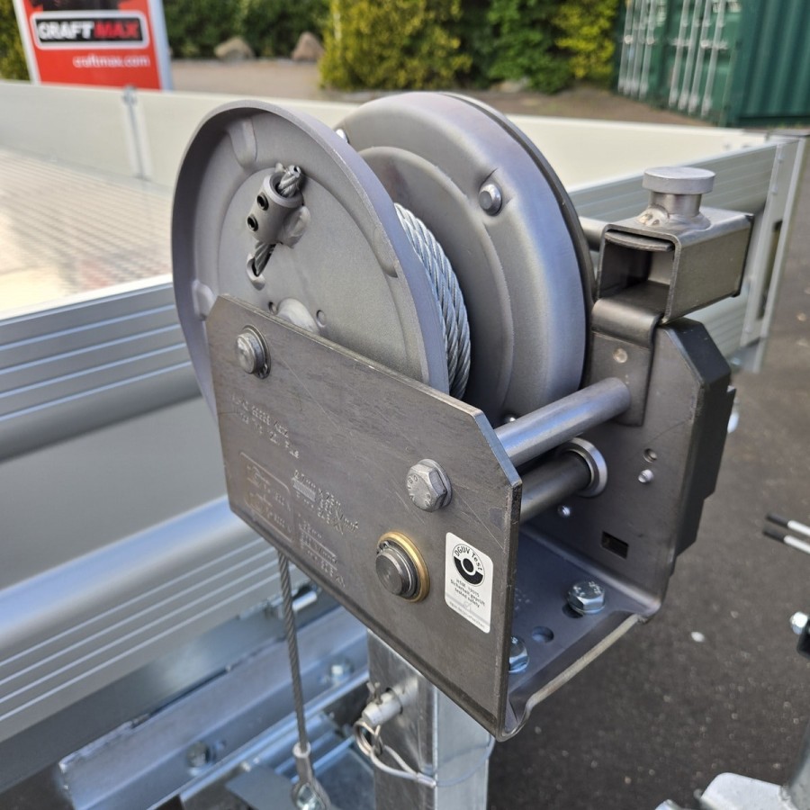 CRAFTMAX-3500-ALU-Pritschenhochlader-Siebdruckplatte-mit-Aluminium-Riffelblech-Auffahrrampenpaket-mit-15