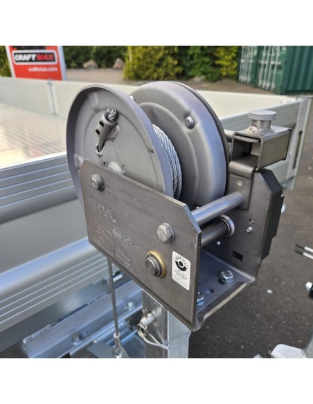 CRAFTMAX-3500-ALU-Pritschenhochlader-Siebdruckplatte-mit-Aluminium-Riffelblech-Auffahrrampenpaket-mit-15