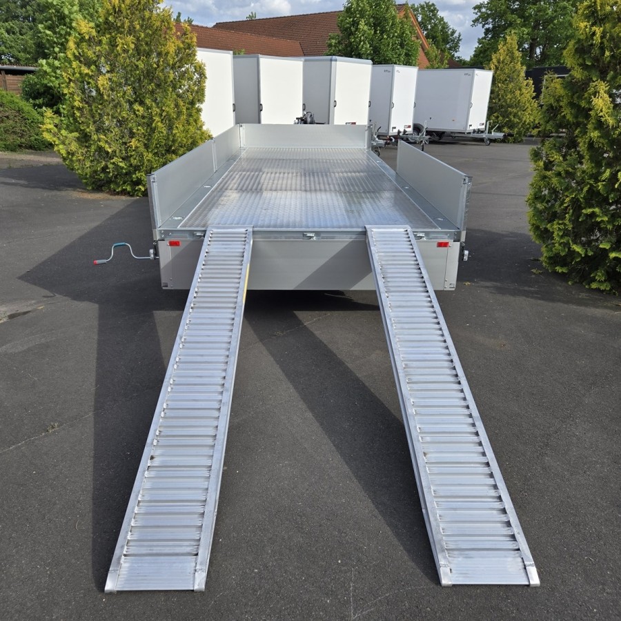 CRAFTMAX-3500-ALU-Pritschenhochlader-Siebdruckplatte-mit-Aluminium-Riffelblech-Auffahrrampenpaket-mit-16