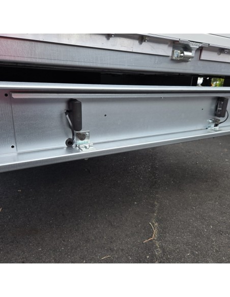CRAFTMAX-3500-ALU-Pritschenhochlader-Siebdruckplatte-mit-Aluminium-Riffelblech-Auffahrrampenpaket-mit-23