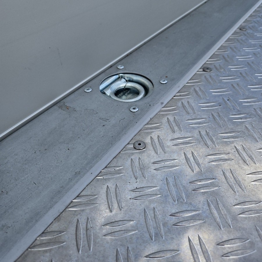 CRAFTMAX-3500-ALU-Pritschenhochlader-Siebdruckplatte-mit-Aluminium-Riffelblech-Auffahrrampenpaket-mit-29