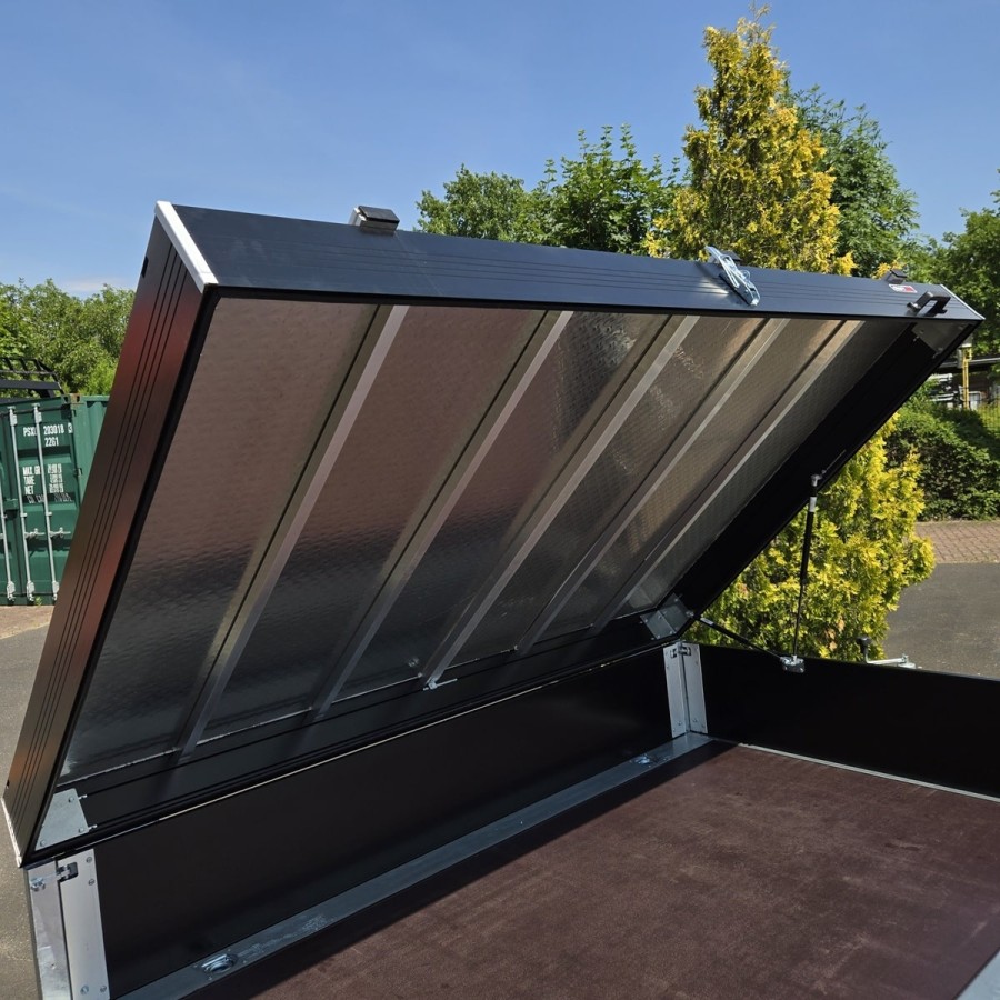 CLASSIC®-1350-blackEdition-ALU-Pritsche-Hochlader-2.30×1.50×0.45m-belastbarer-ALU-Deckel-mit-Fahrradtraeger-ALU-Felgen-100-kmh-1