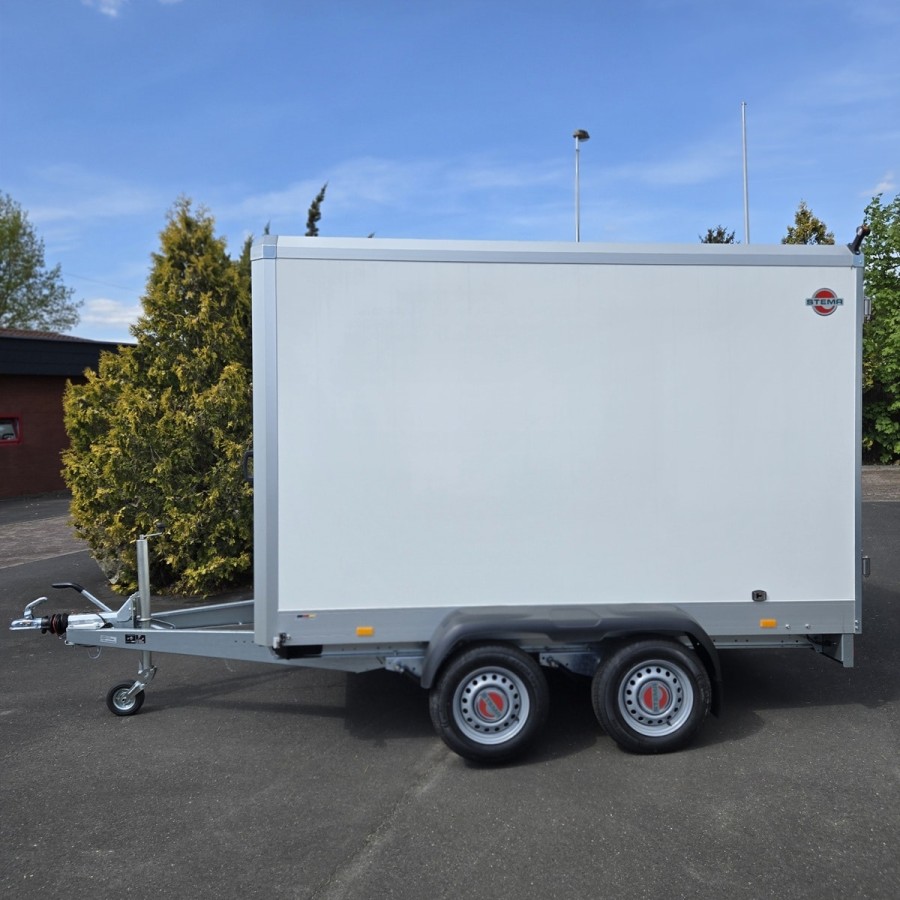 STEMA-STPK-O2-20-30-18.2.S18.2-Tueren-S-Box-Tandem-2000-Kofferanhaenger-Thermo-Sandwich-Paneele-GFK-100kmh-2