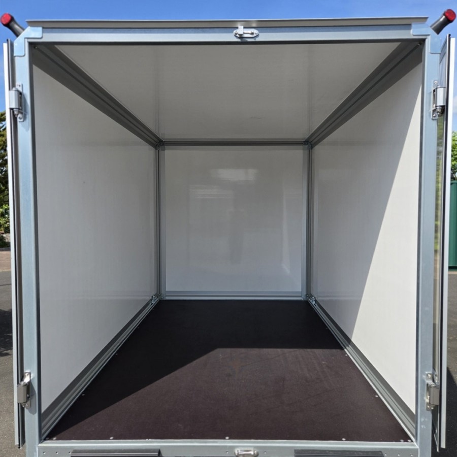 STEMA-STPK-O2-20-30-18.2.S18.2-Tueren-S-Box-Tandem-2000-Kofferanhaenger-Thermo-Sandwich-Paneele-GFK-100kmh-10