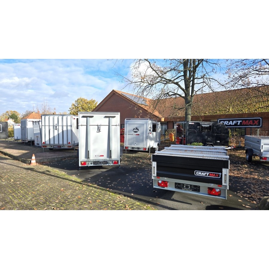 CRAFTMAX-Messezentrum-fuer-PKW-Anhaenger-Caravan-Verkaufstrailer-Baumaschinen-am-S-Bhnhof-Koenigs-Wusterhausen-9