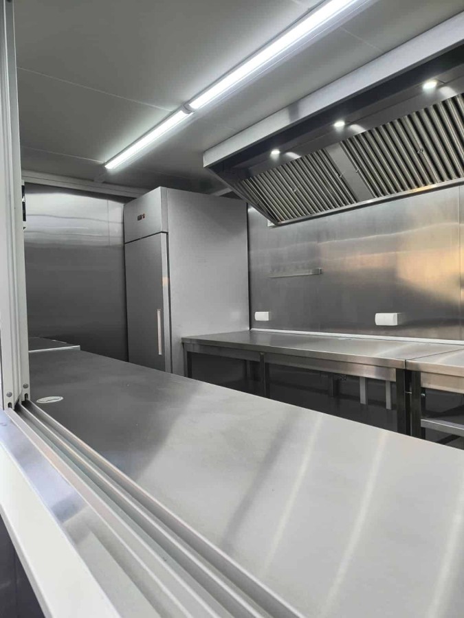 CRAFTMAX-Verkaufsanhaenger-2700-Gastro-voll-ausgestattet-2700kg-Tandem-7