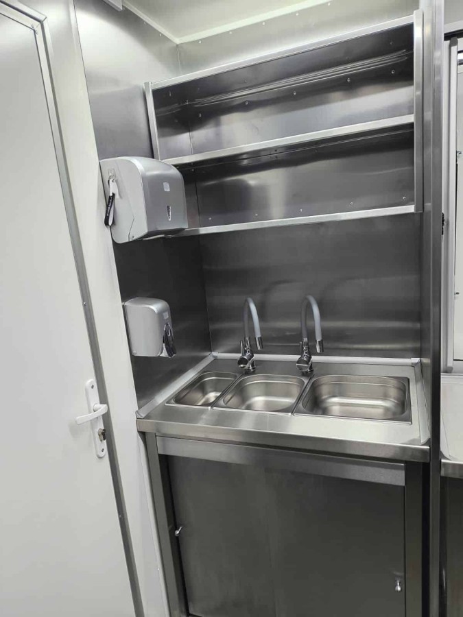 CRAFTMAX-Verkaufsanhaenger-2700-Gastro-voll-ausgestattet-2700kg-Tandem-10