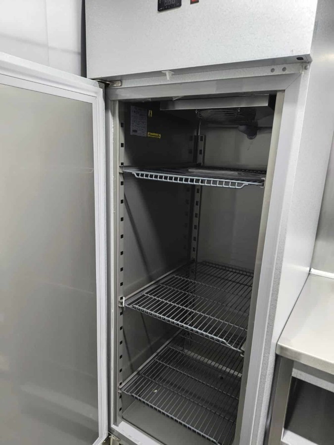 CRAFTMAX-Verkaufsanhaenger-2700-Gastro-voll-ausgestattet-2700kg-Tandem-13