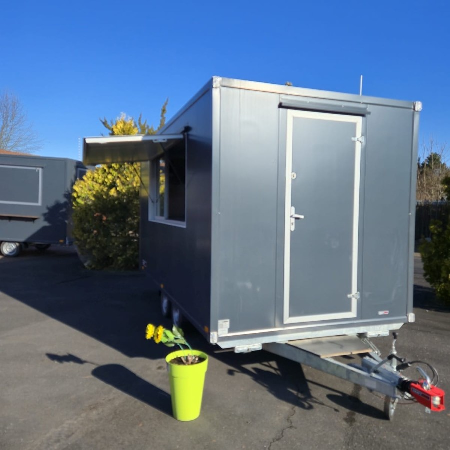 Verkaufsanhaenger-Tandem-2700-Edelstahl-Gastro-voll-ausgestattet-4.20x2.20x2.30m-Thermo-Sandwichpanele-E-Paket-13