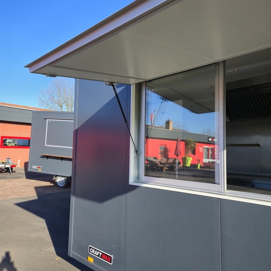 Verkaufsanhaenger1350kg-gebremst-3.95x1.99x2.18m-Thermo-Sandwichpanele-mit-grosser-Verkaufsklappe-Stuetzen-2