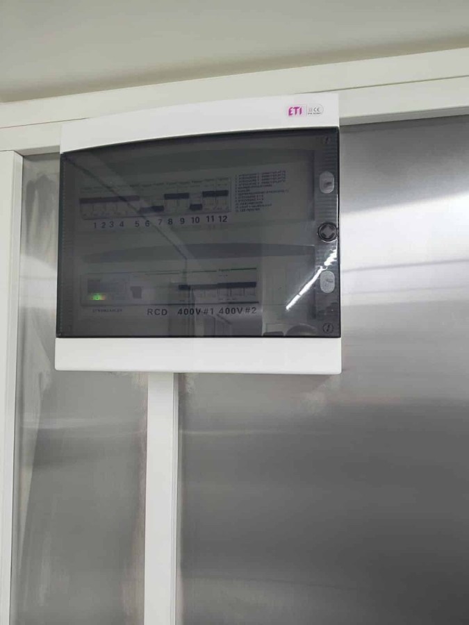 CRAFTMAX-Verkaufsanhaenger-2700-Gastro-voll-ausgestattet-2700kg-Tandem-11
