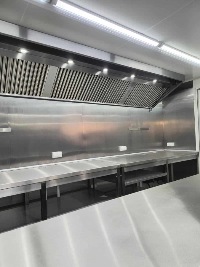 CRAFTMAX-Verkaufsanhaenger-2700-Gastro-voll-ausgestattet-2700kg-Tandem-18