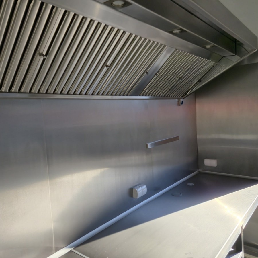 Verkaufsanhaenger-Tandem-2700-Edelstahl-Gastro-voll-ausgestattet-4.20x2.20x2.30m-Thermo-Sandwichpanele-E-Paket-14