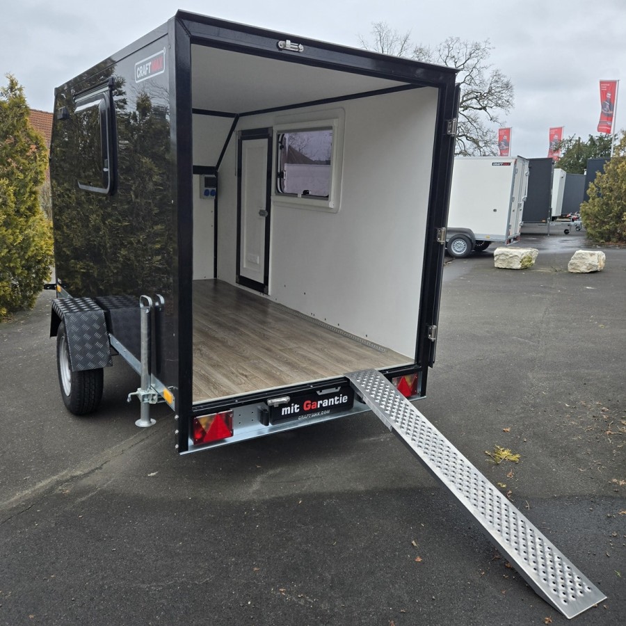 CRAFTMAX-OffRoad-750-miniCampinganhaenger-blackEdition-PKW-Anhaenger-3.05x1.47x1.60m-Fluegeltuer-2-Fenster-Tuer-E-Paket-100kmh-g