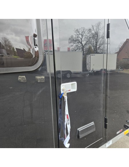 CRAFTMAX-OffRoad-750-miniCampinganhaenger-blackEdition-PKW-Anhaenger-3.05x1.47x1.60m-Fluegeltuer-2-Fenster-Tuer-E-Paket-100kmh-g