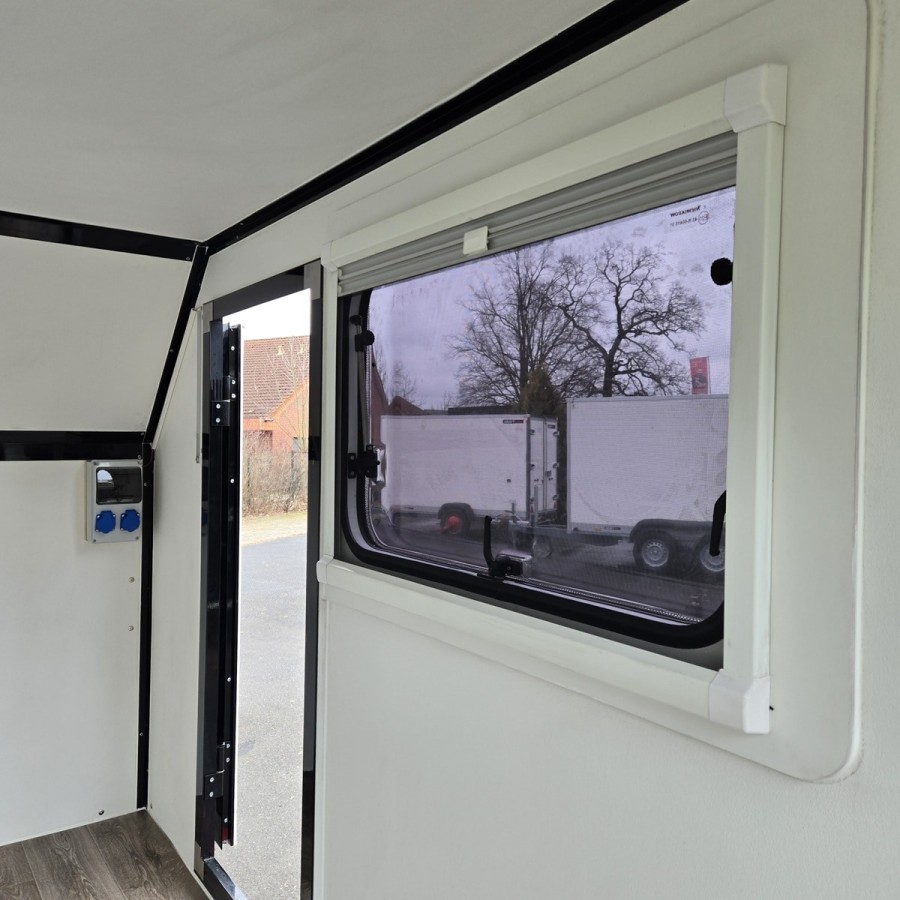 CRAFTMAX-OffRoad-750-miniCampinganhaenger-blackEdition-PKW-Anhaenger-3.05x1.47x1.60m-Fluegeltuer-2-Fenster-Tuer-E-Paket-100kmh-g