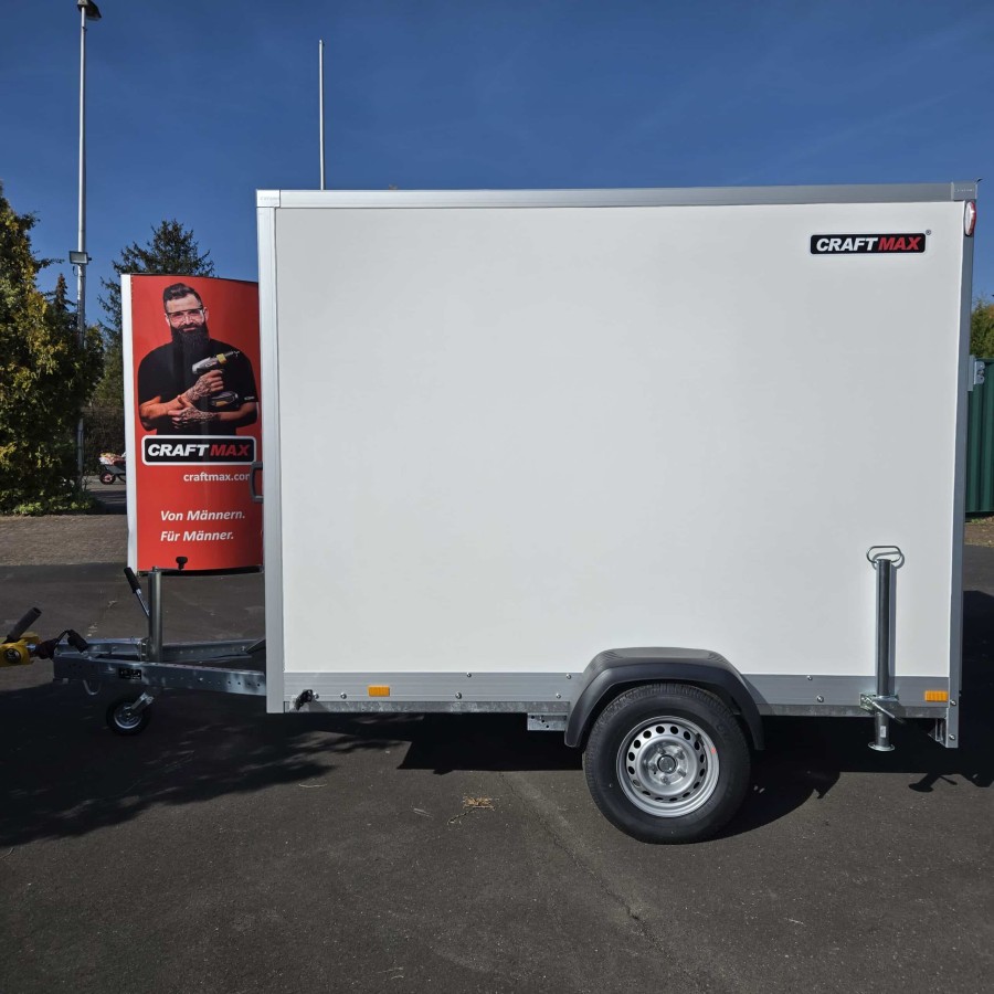 CRAFTMAX-Kofferanhaenger-1300-mit-Rampe-2.55×1.87x1.84m-GFK-Oberflaeche-gebremst-6-scaled