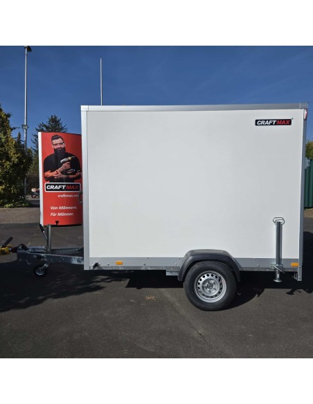 CRAFTMAX-Kofferanhaenger-1300-mit-Rampe-2.55×1.87x1.84m-GFK-Oberflaeche-gebremst-6-scaled
