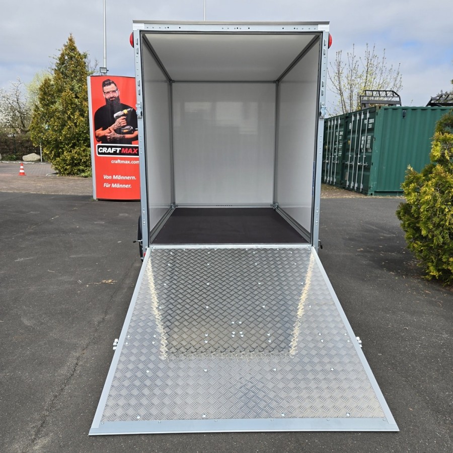 CRAFTMAX-Kofferanhaenger-mit-Rampe-1300kg-gebremst-2.55×1.57m