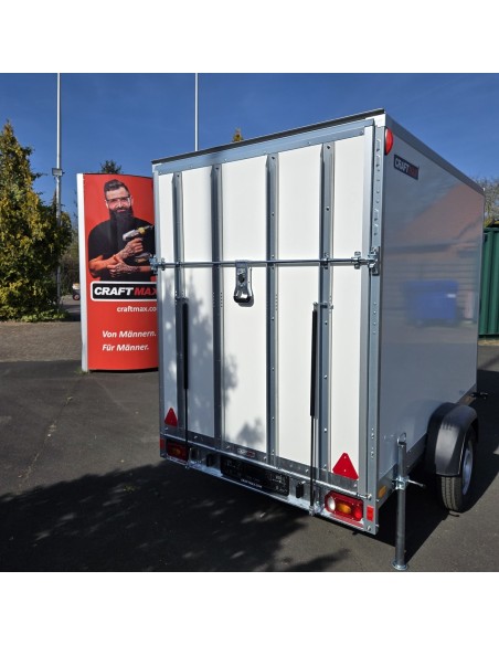 CRAFTMAX-Kofferanhaenger-1300-mit-Rampe-1300kg-2.55×1.57x1.84m-GFK-Oberflaeche-gebremst-2