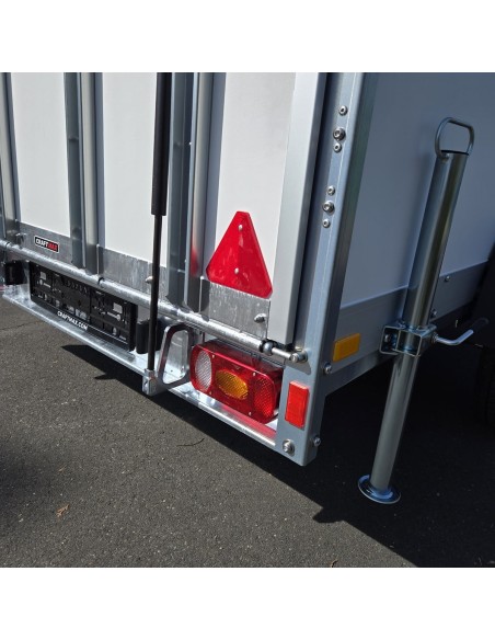 CRAFTMAX-Kofferanhaenger-1300-mit-Rampe-1300kg-2.55×1.57×1-3