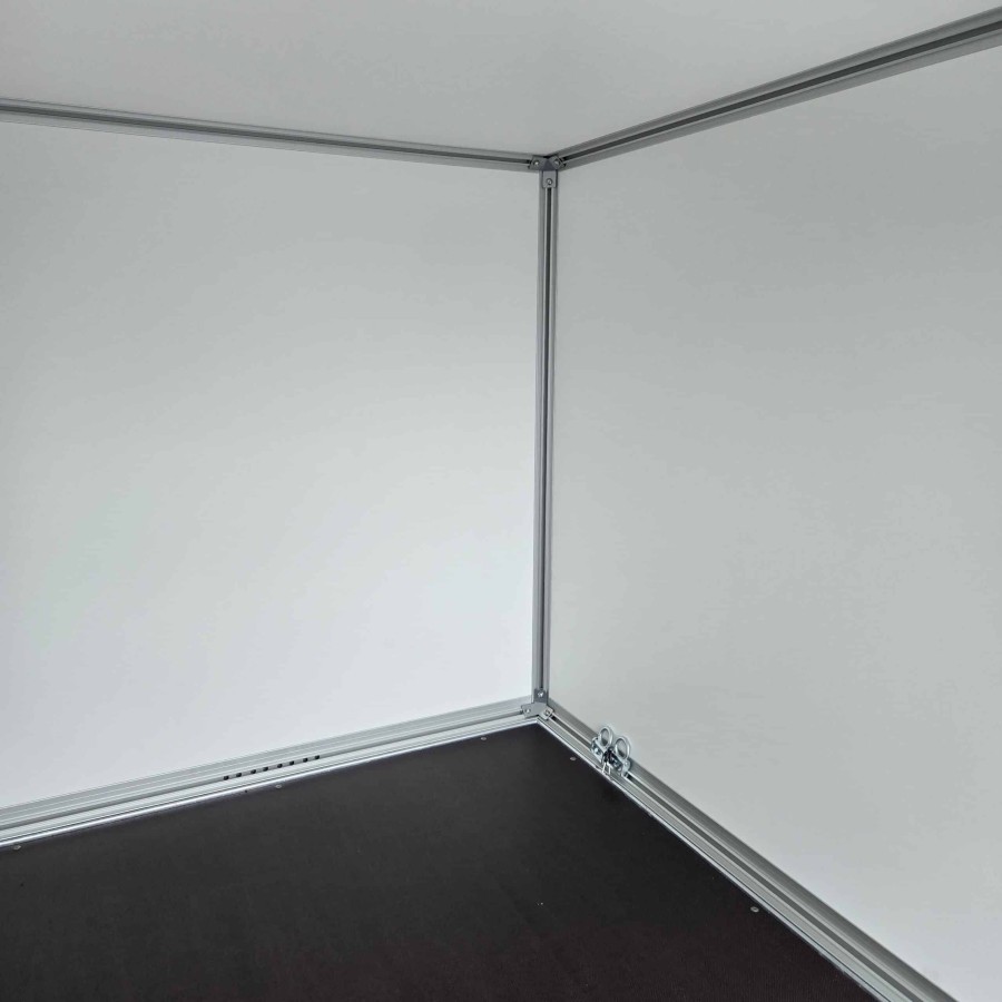 CRAFTMAX-Kofferanhaenger-mit-Rampe-1300kg-gebremst-2.55×1.57m-1