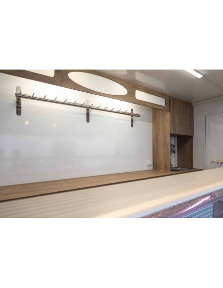 CRAFTMAX®-Verkaufsanhaenger-Kuehlthekenanhaenger-1500-mit-Thermo-Sandwichpanelen-seitlicher-Verkaufsklappe-Kurbelstuetzen-Elektr