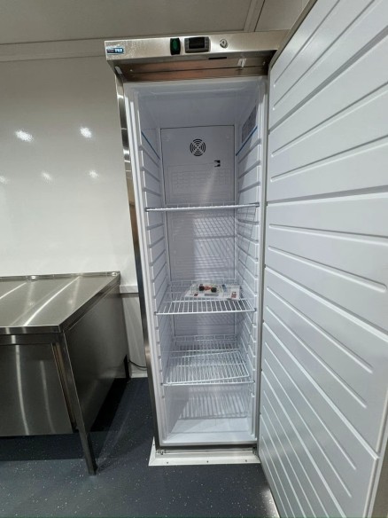 CRAFTMAX®-Verkaufsanhaenger-Imbisswagen-1500-Edelstahl-Gastro-Luxus-voll-ausgestattet-7