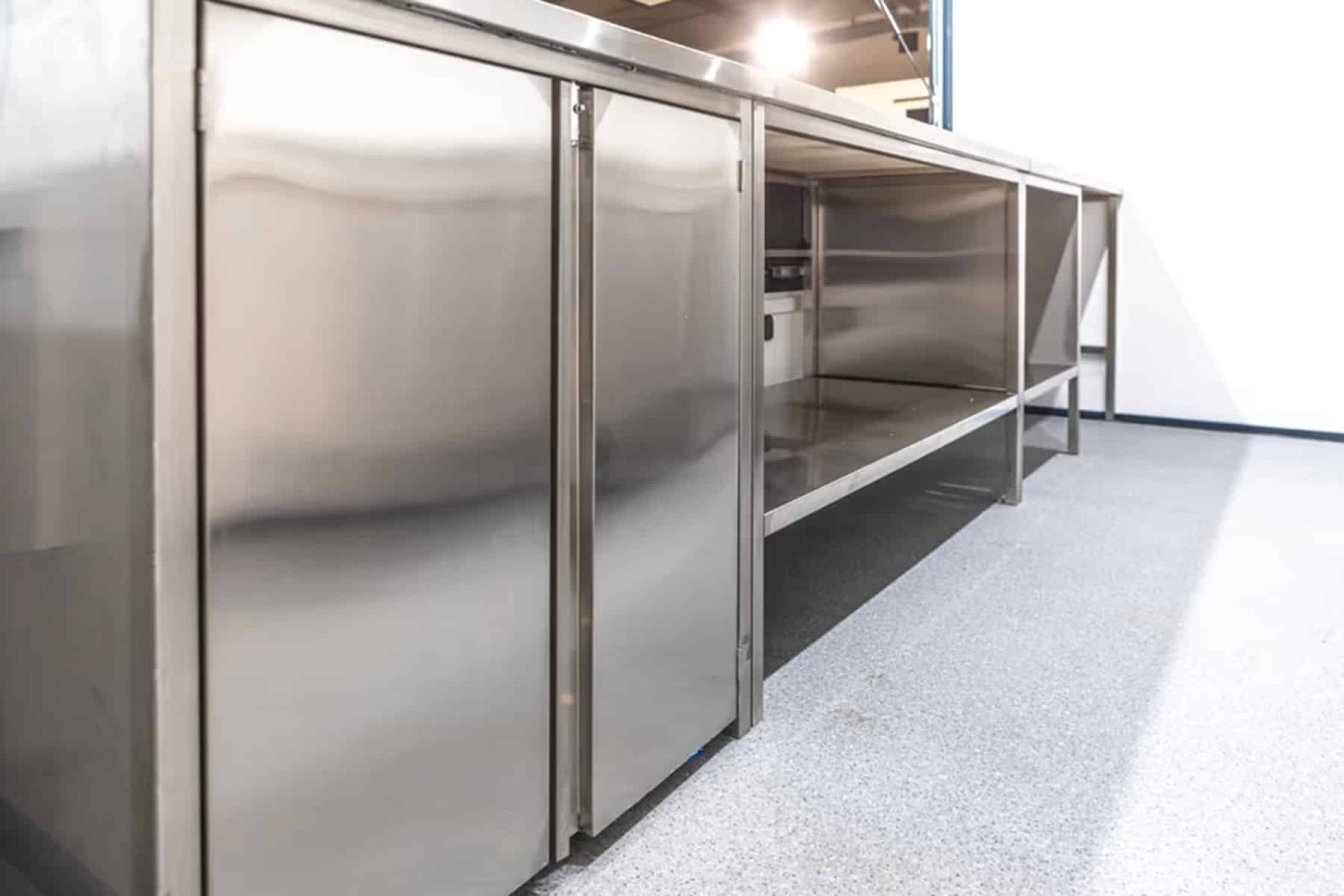 CRAFTMAX-Verkaufsanhaenger-Imbisswagen-1500-Edelstahl-Gastro-Ausgestattung-3.75x2.20x2-6